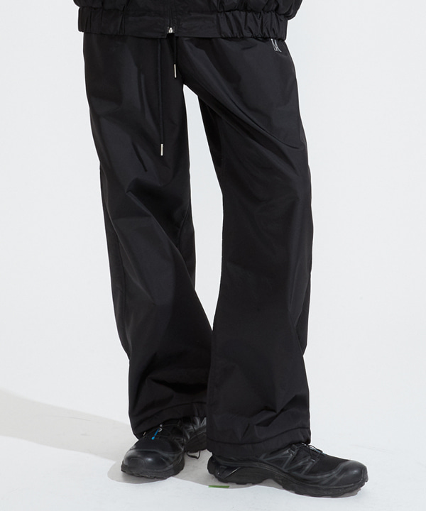 NOI524 fleece track pants (black)