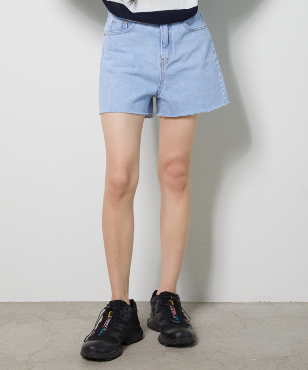 NOI685 easy denim shorts (light blue)